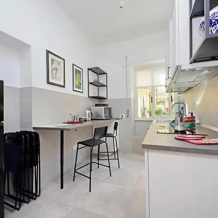 4bnb - Leone Iv Apartment